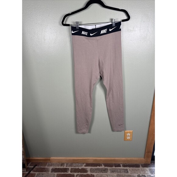 NIKE Tight Fit Leggings Light Brown Tan Pants‎ High Waisted Gym Women’s Size M - Picture 1 of 8